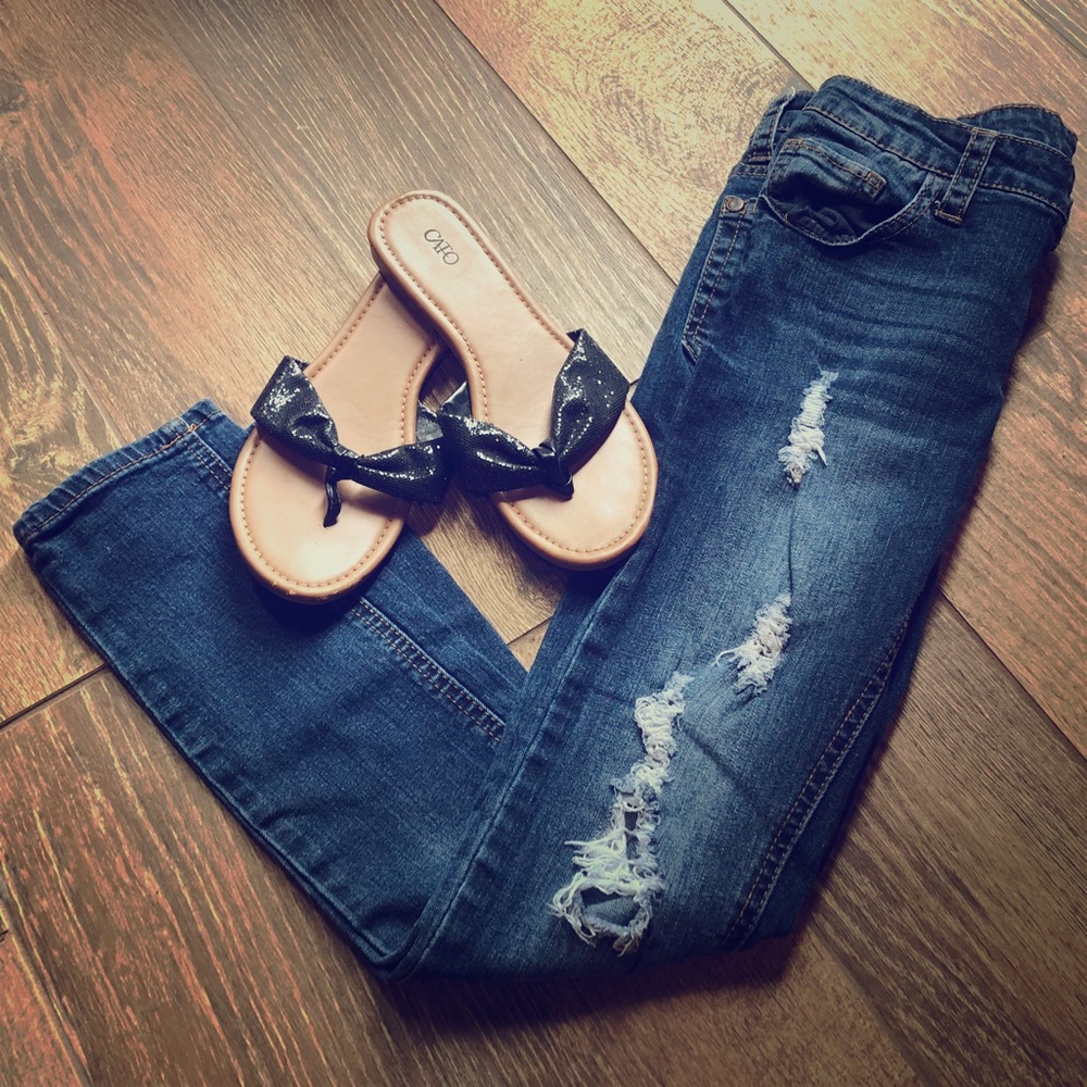 Cato black flip flops